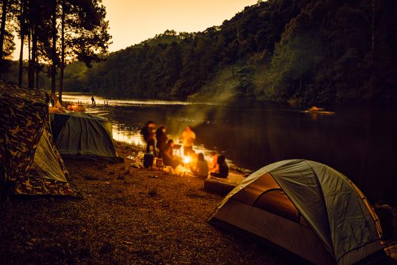 Camping en ville ou en pleine nature : comment faire le bon choix d’emplacement