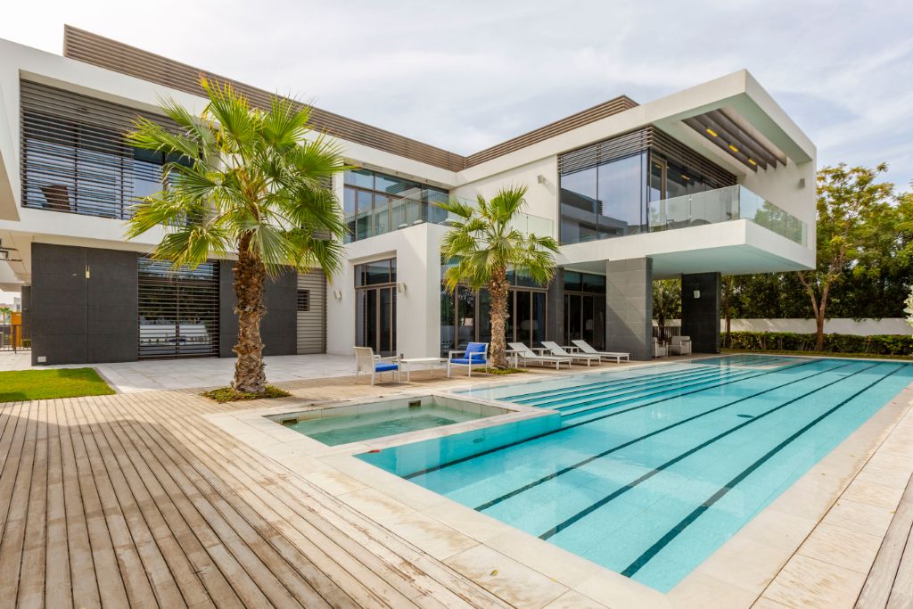 L'innovation aquatique : découvrez les avantages d'une piscine à fond mobile