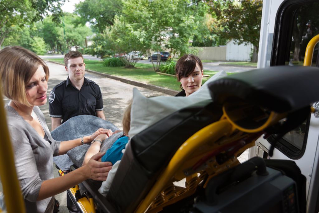Transport médical assis vs transport couché : quelles différences ?